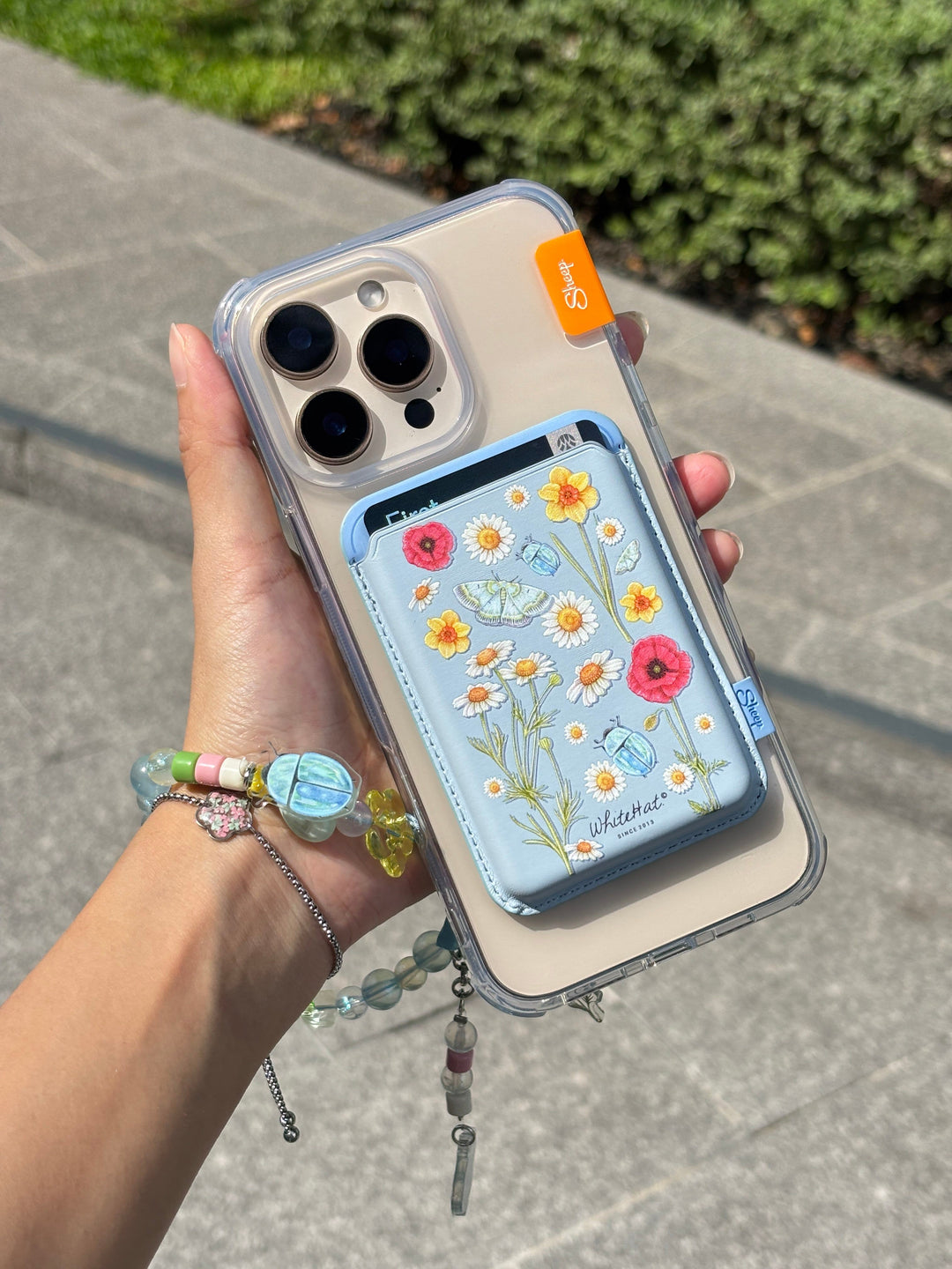 ของใช้คู่เคสลายดอกไม้ WHITEHAT. เคสใส่บัตร & สายห้อยมือถือ💐