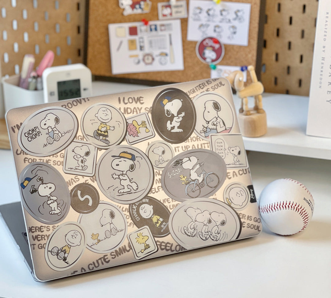 Macbook Case Snoopy แก๊ง PEANUTS & กระเป๋า Sleeve ที่ใส่ Macbook ได้ พร้อมกันรอยขีดข่วน ซับแรงกระแทก