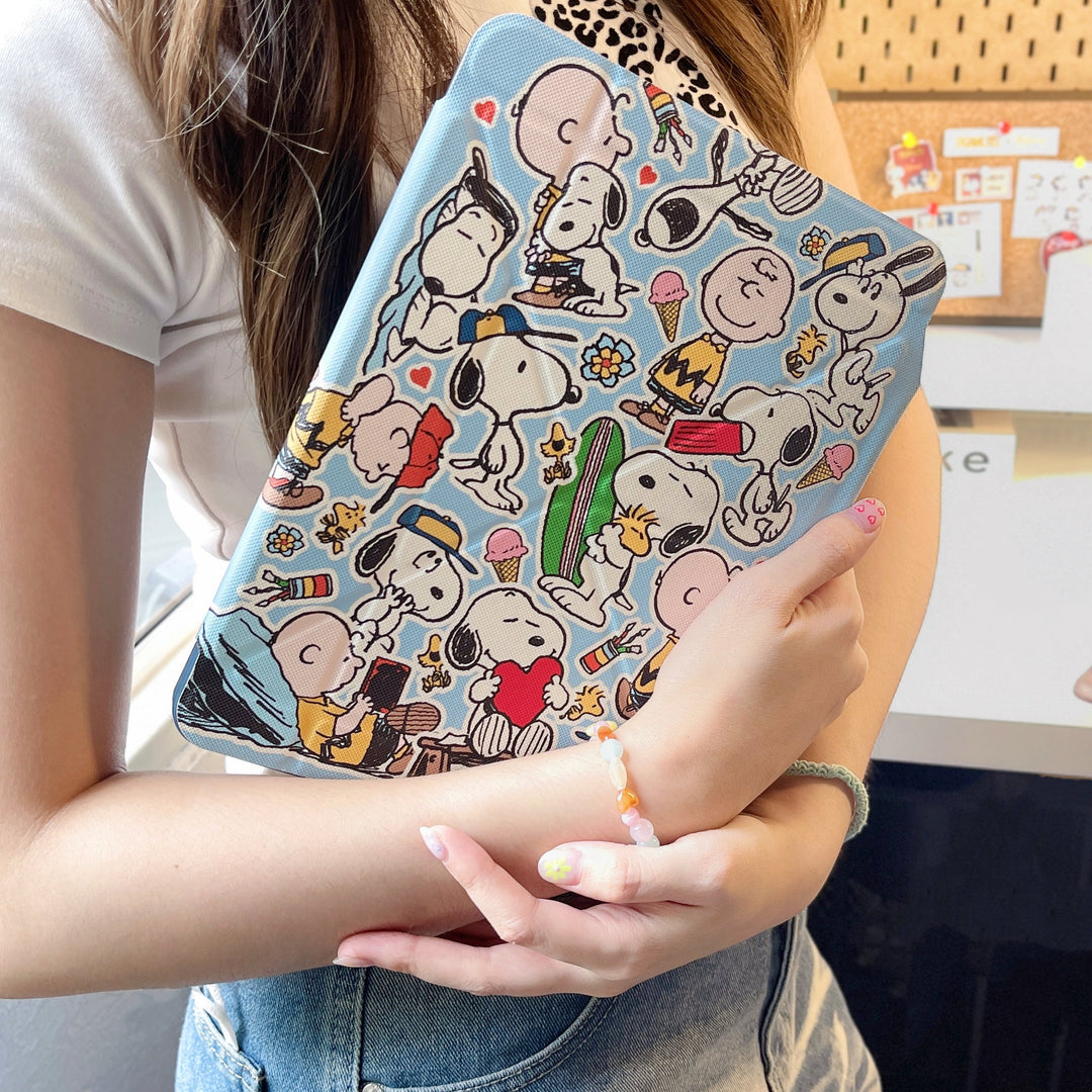 iPad Case Snoopy จากแก๊ง PEANUTS: พร้อมเปรียบเทียบฟังก์ชันแต่ละรุ่น เคสไอแพดจากแบรนด์ไทย Sheep