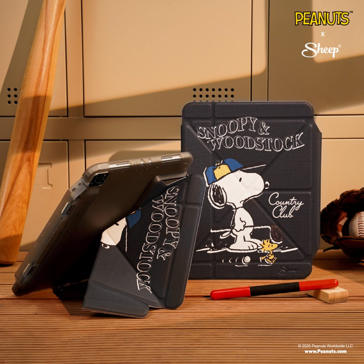 iPad peanuts เคสไอแพด สนูปปี้ สีดำ Snoopy ลิขสิทธิ์แท้ เคสไอแพดมีที่เก็บปากกา