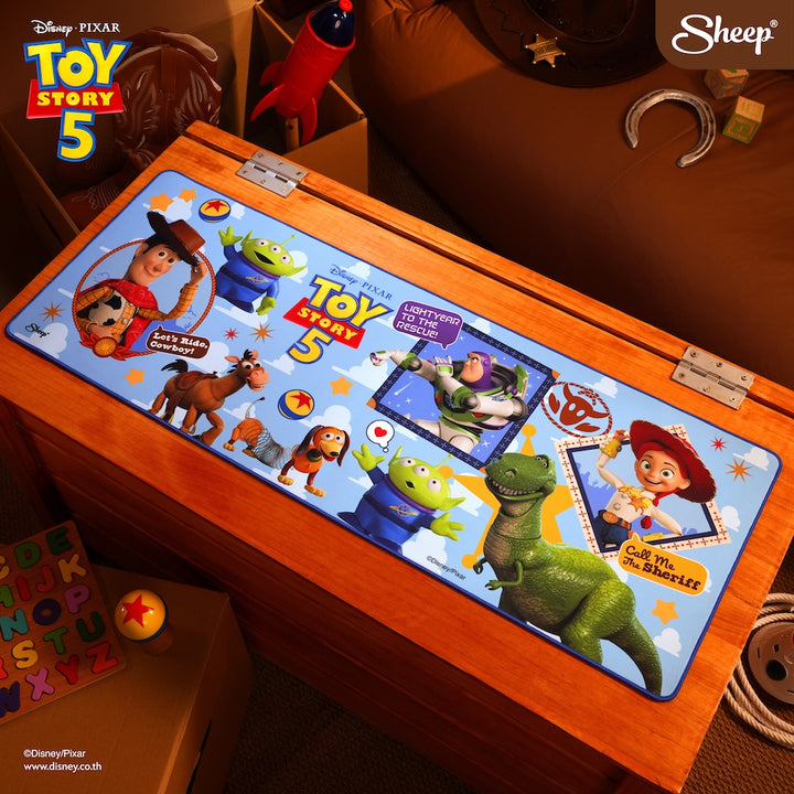 แผ่น รองเมาส์ ใหญ่ mouse pad Toy Story 5 ลิขสิทธิ์แท้ ดิสนีย์ Disney ของแต่งโต๊ะ ทอย สตอรี่  Woody Buzz Jessie Slinky Rex