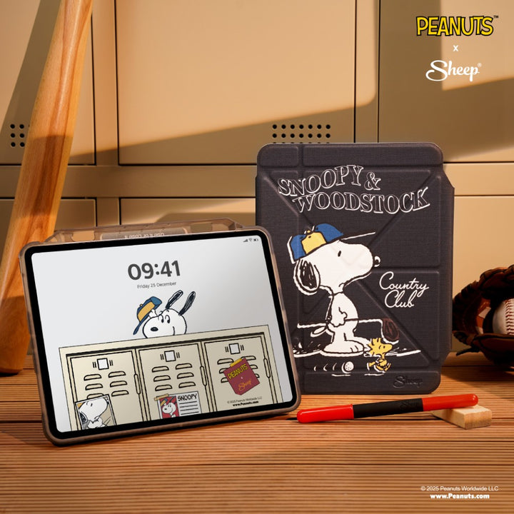 Snoopy Gadgets เคสไอแพด Snoopy สีดำ แถมปลอกปากกา เคสไอแพด Peanuts
