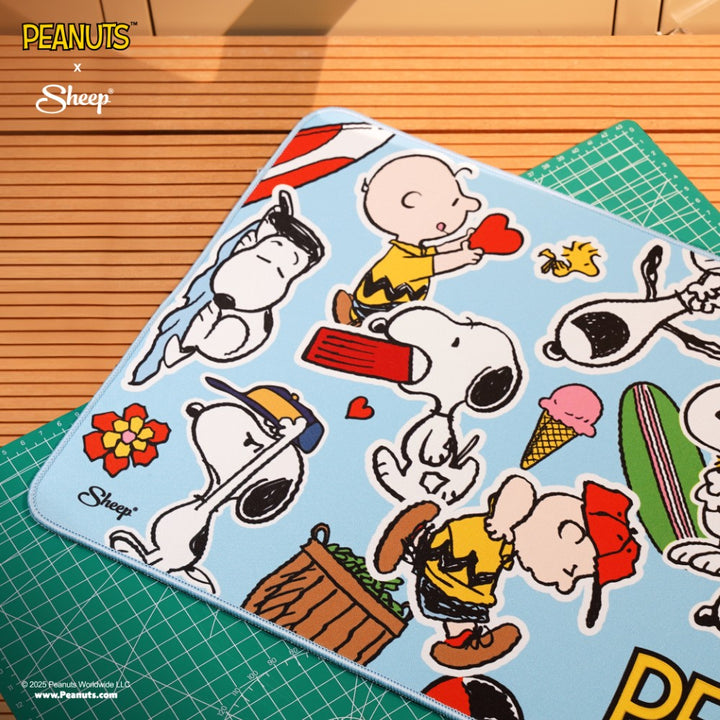 Mousepad Peanuts แต่งโต๊ะ แผ่นรองเม้าส์ลาย peanuts สีฟ้า Snoopy Gadgets