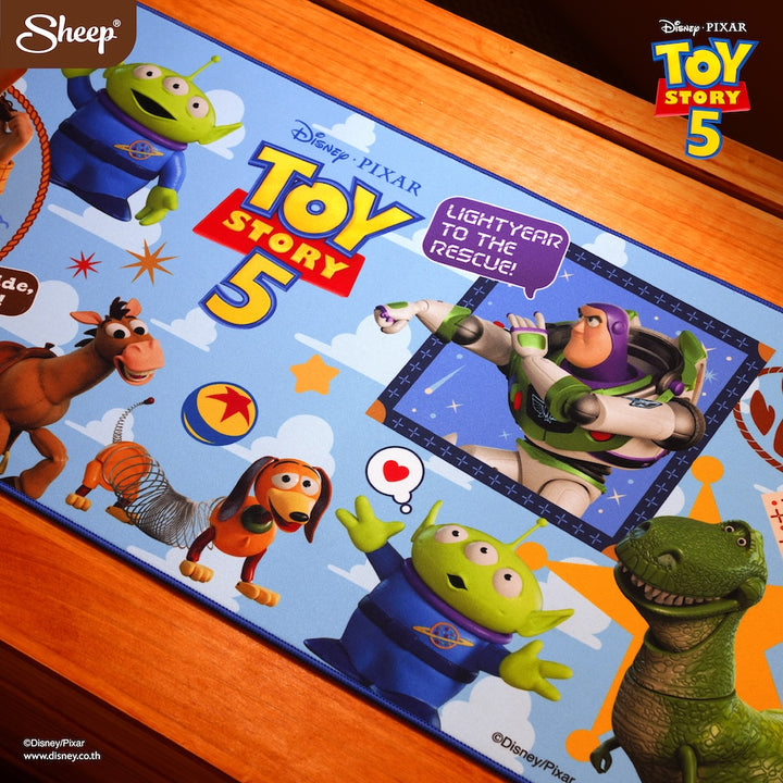 ของแต่งโต๊ะ  Woody Buzz Jessie Slinky Rex Toy Story 5 ลิขสิทธิ์แท้ ดิสนีย์ Disney ทอย สตอรี่ แผ่น รองเมาส์ ใหญ่ mouse pad