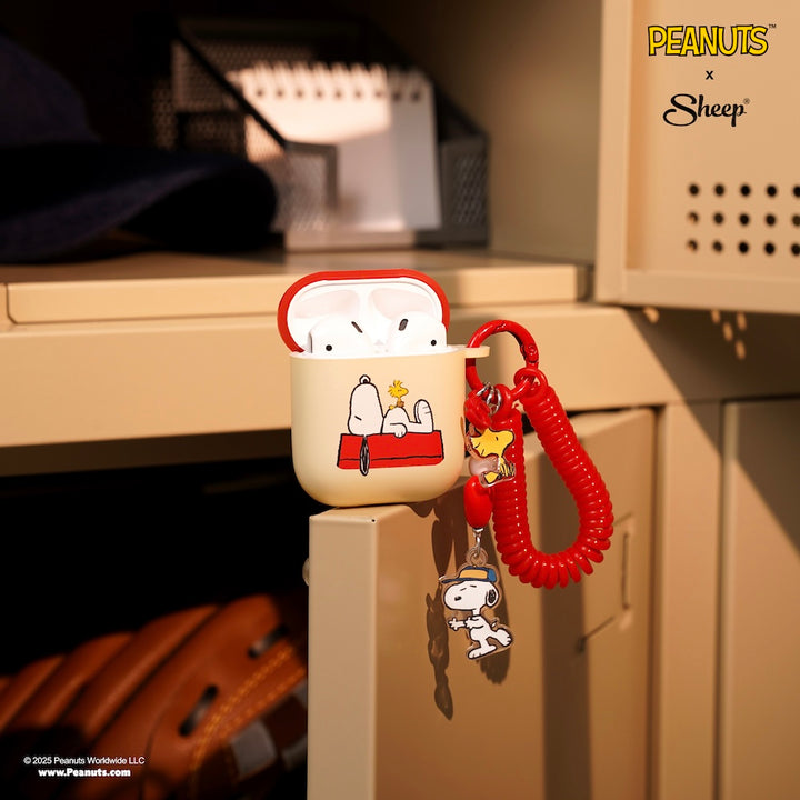เคส Airpods Snoopy นอนบนหลังคาสีแดง Airpods Peanuts Snoopy