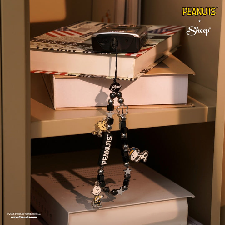 ของใช้คู่เคส Charm Peanuts Accessories Snoopy สายคล้องมือถือ Peanuts